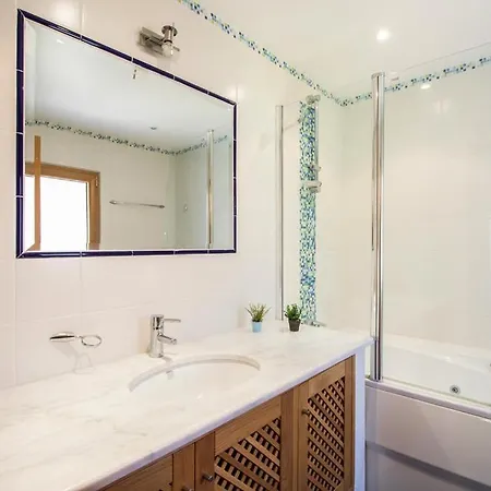 Vale Do Garrao Sleeps 14 Pool Air Con Wifi